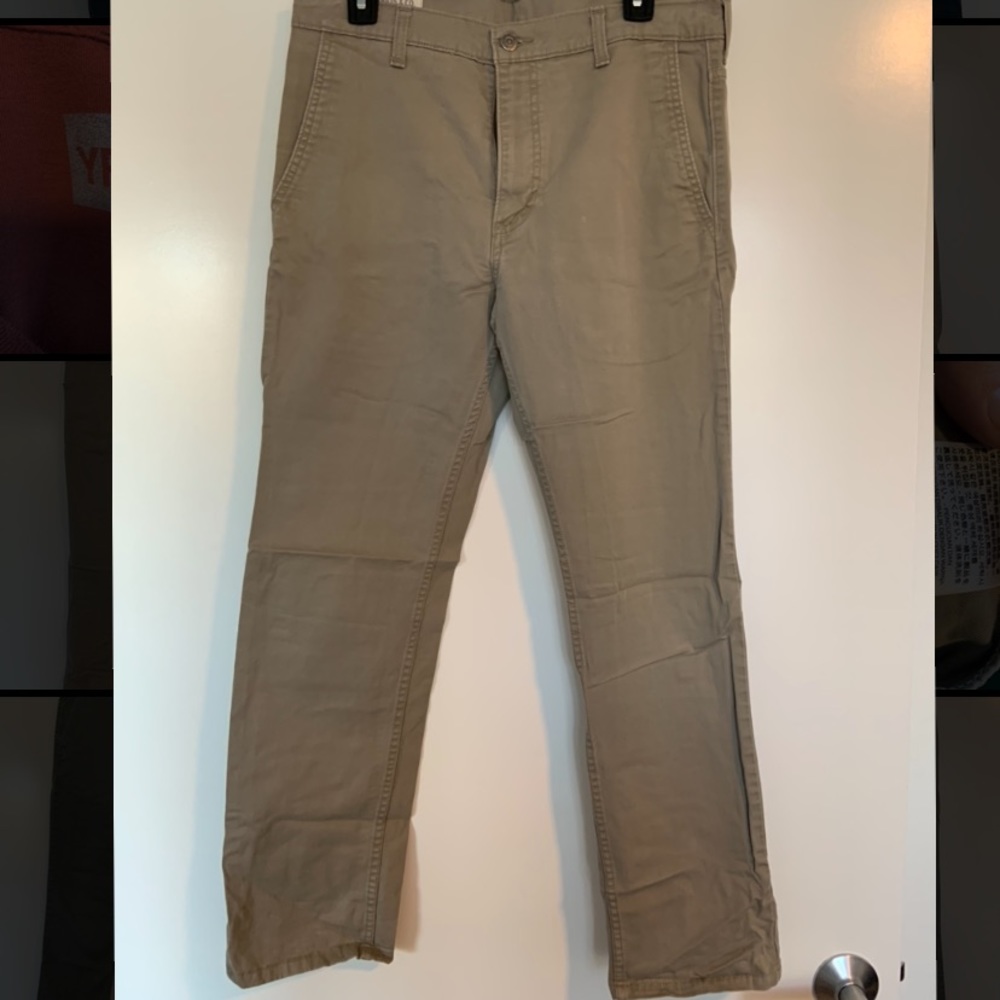 Men’s Levi’s Khaki Pants